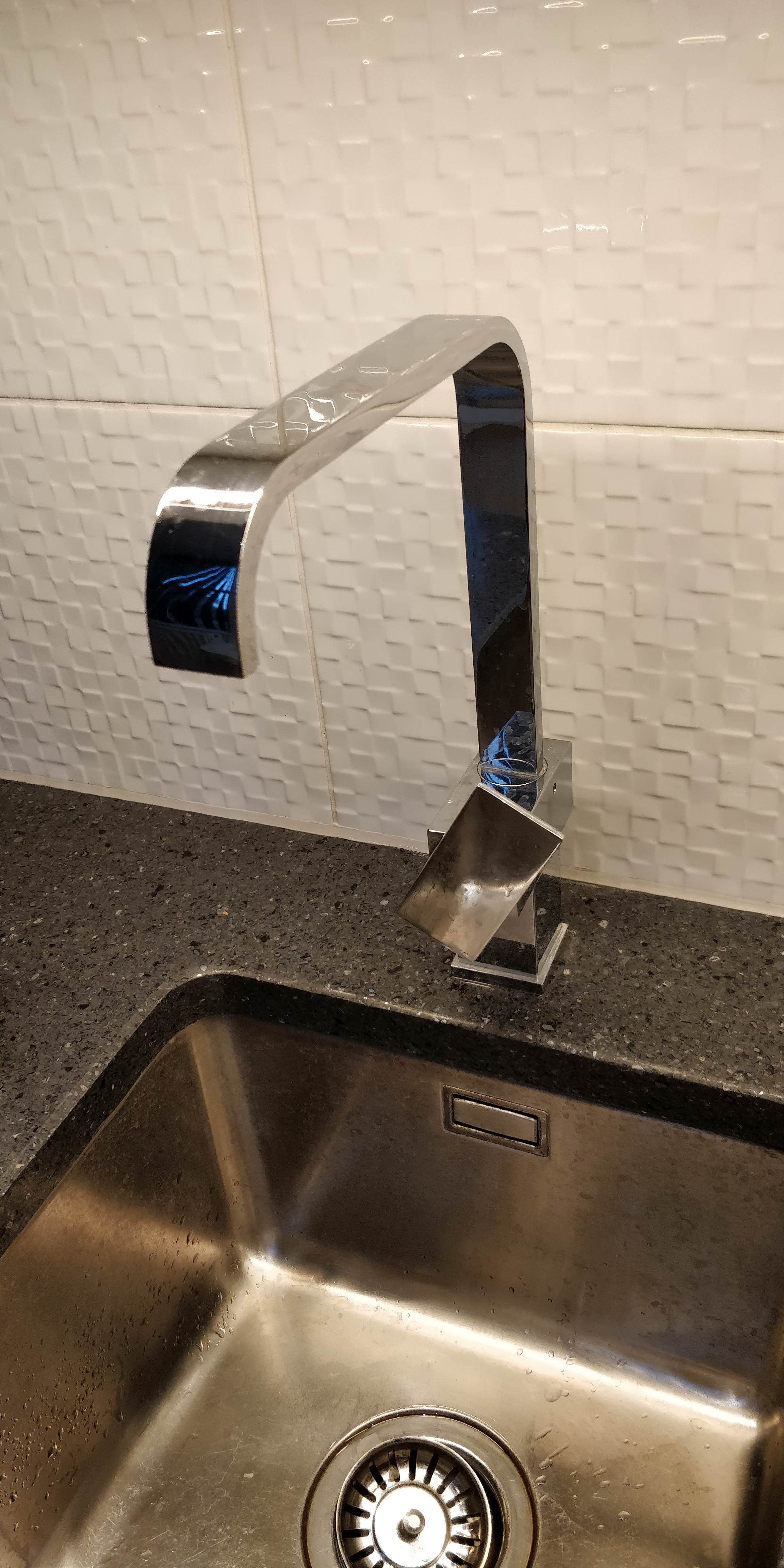 How Can I Reduce Splash from Faucets With Rectangular Outlets?: Smart Tricks