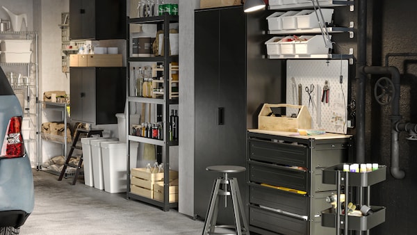 Garage Cabinets vs Shelves: Maximize Your Storage!
