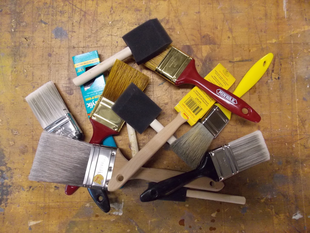 What Brush to Use for Staining Wood: Top Picks & Tips